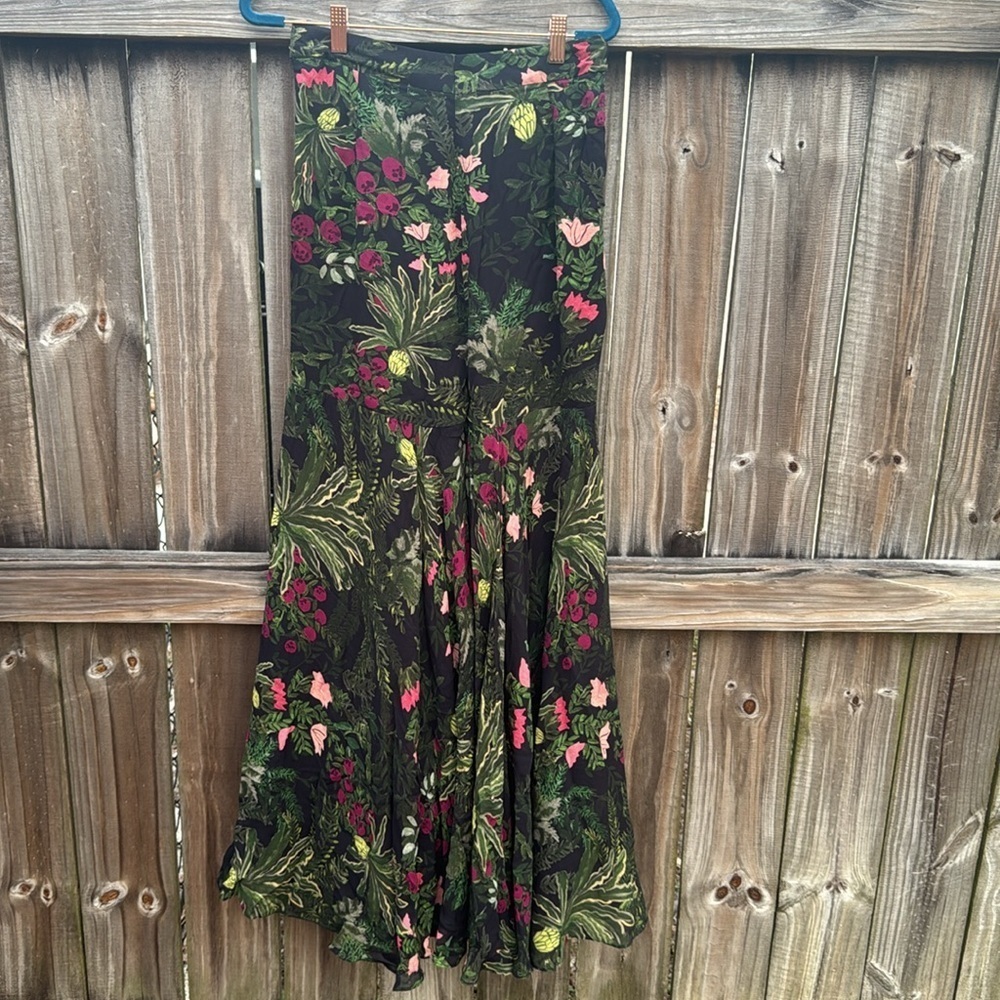 Prints by Radhika Jaipur, multi colored flared pants, size 28 - Picture 6 of 8